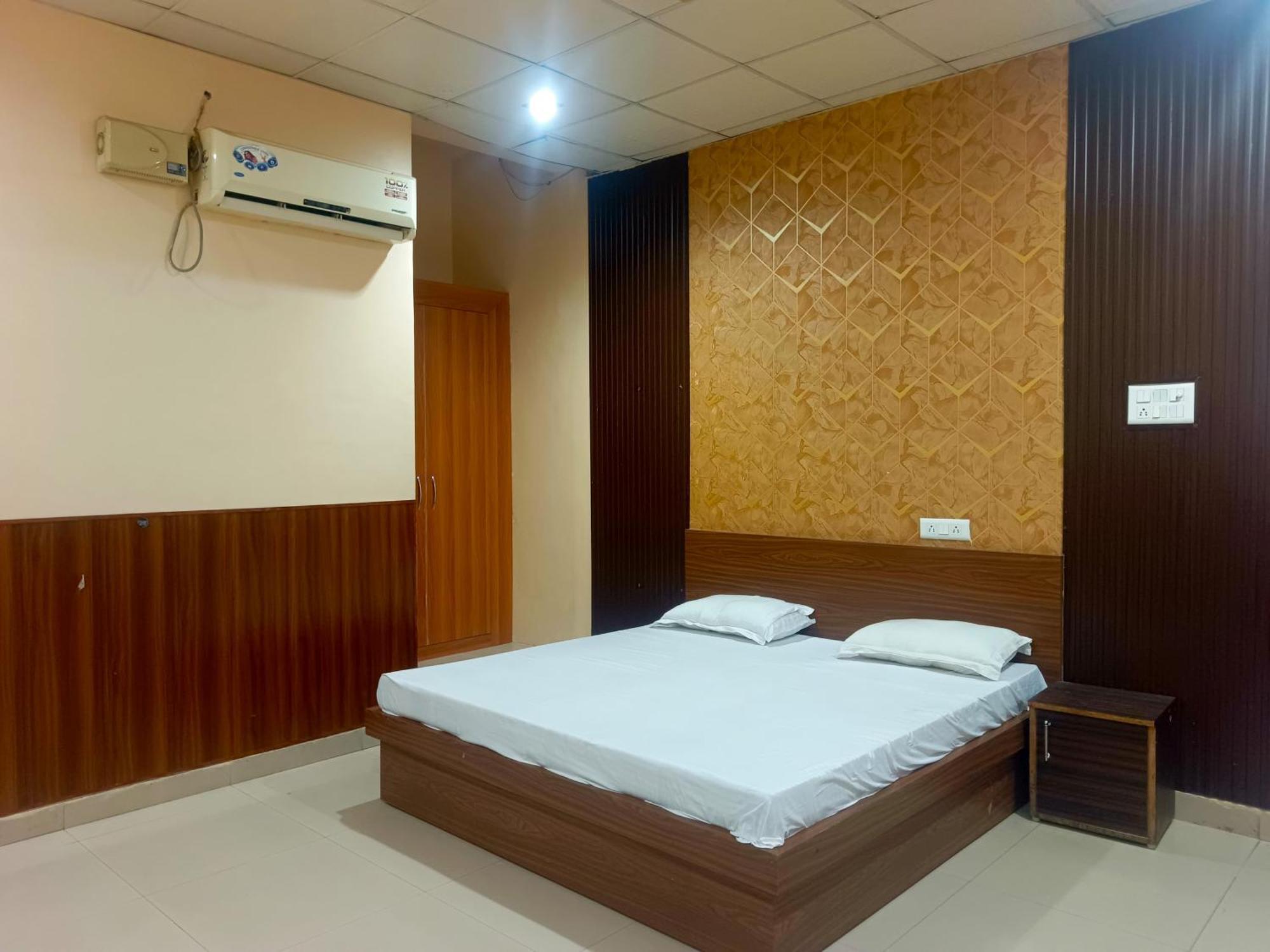 Rangoli Ac Rooms And Banquets Jhānsi Exterior foto